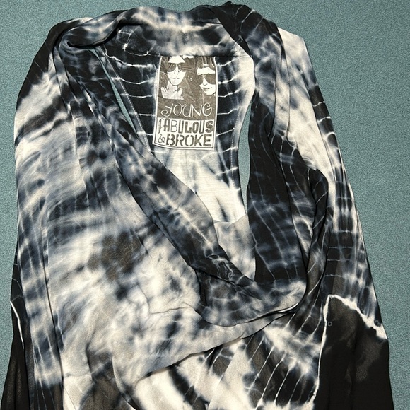 YOUNG FABULOUS AND BROKE TANK EUC - Picture 2 of 8